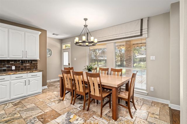 2111 N Shadow Grove Ln, Richmond, TX 77406