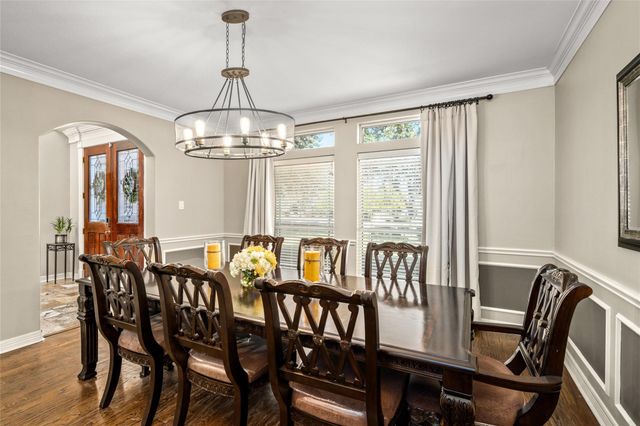 2111 N Shadow Grove Ln, Richmond, TX 77406