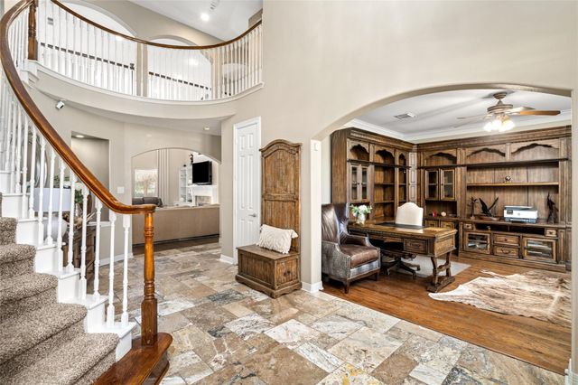 2111 N Shadow Grove Ln, Richmond, TX 77406