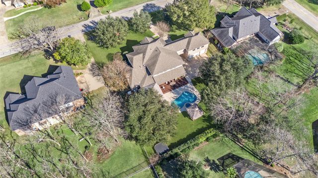 2111 N Shadow Grove Ln, Richmond, TX 77406