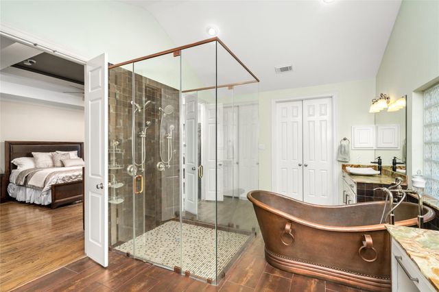 2111 N Shadow Grove Ln, Richmond, TX 77406