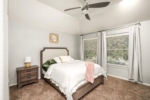 2111 N Shadow Grove Ln, Richmond, TX 77406