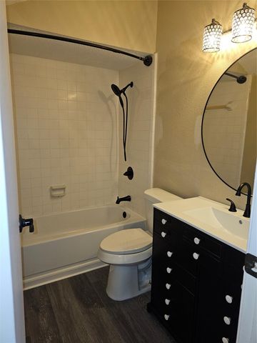 3900 Aspen Drive B201, Montgomery, TX 77356