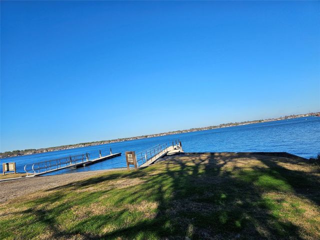 3900 Aspen Drive B201, Montgomery, TX 77356