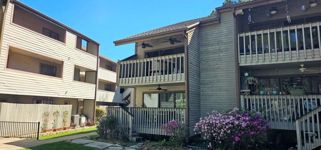 3900 Aspen Drive B201, Montgomery, TX 77356