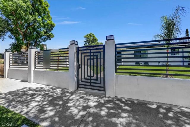 9998 Louise Avenue, Northridge, CA 91325