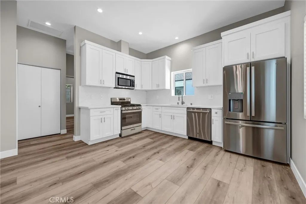 9998 Louise Avenue, Northridge, CA 91325