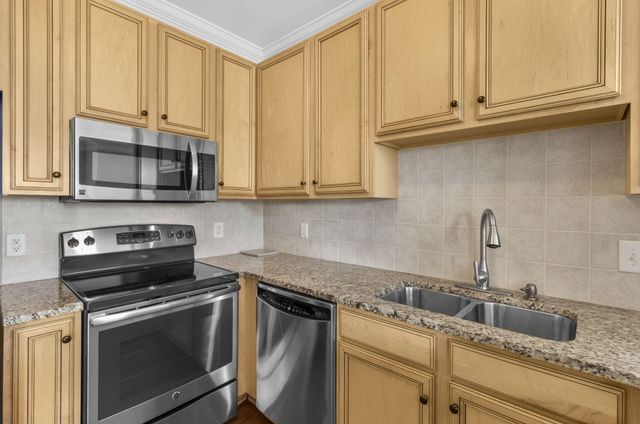 2244 Ashley Crossing Drive 1131, Charleston, SC 29414