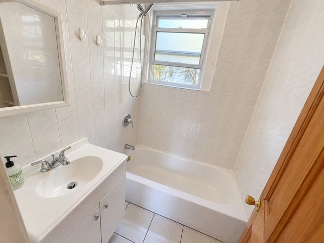 46 Court St 1, Newton, MA 02458