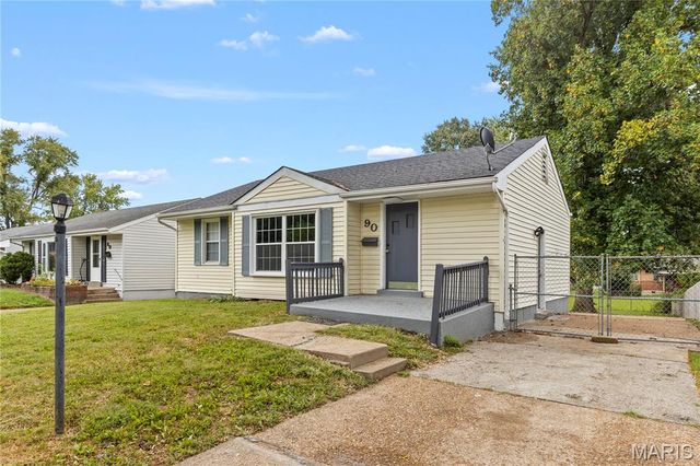 90 La Havre Circle, Florissant, MO 63031