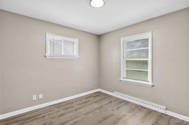 90 La Havre Circle, Florissant, MO 63031