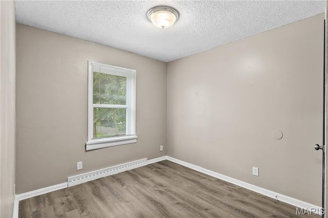 90 La Havre Circle, Florissant, MO 63031