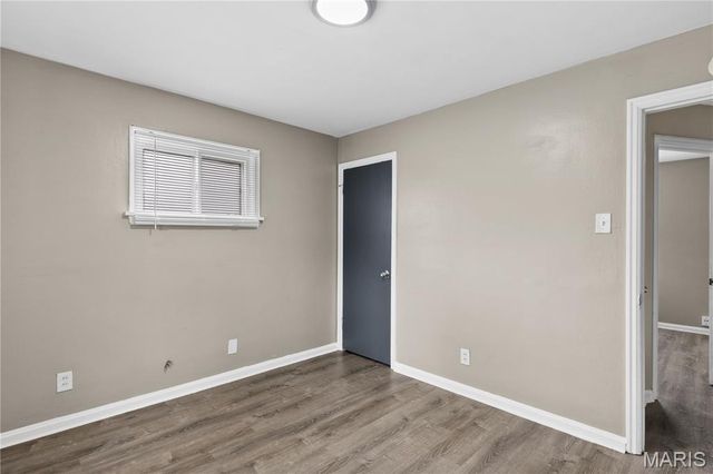 90 La Havre Circle, Florissant, MO 63031