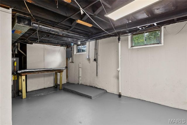 90 La Havre Circle, Florissant, MO 63031