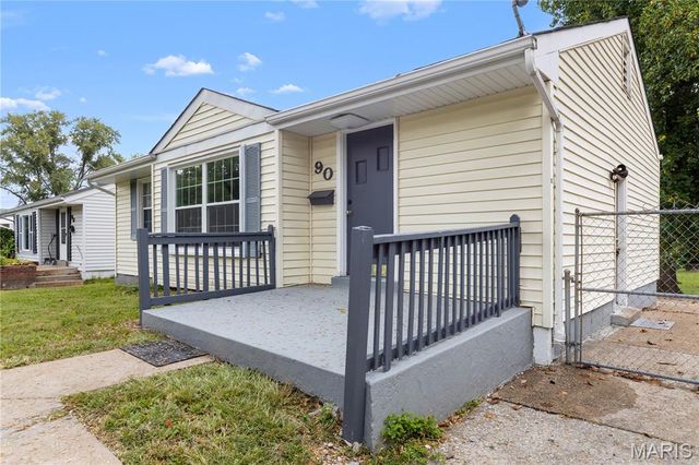 90 La Havre Circle, Florissant, MO 63031
