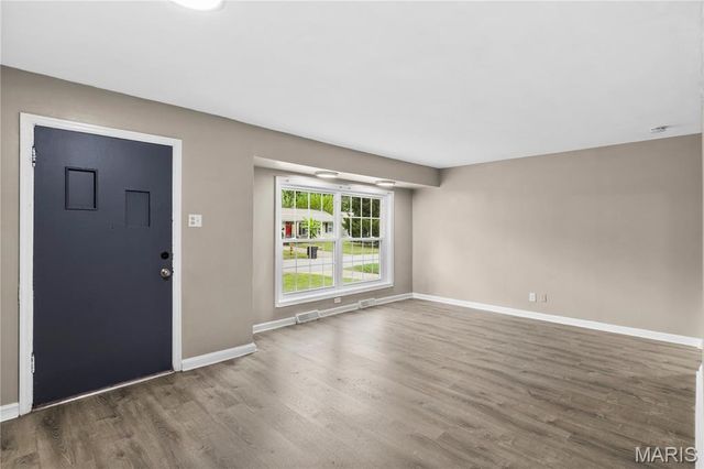 90 La Havre Circle, Florissant, MO 63031