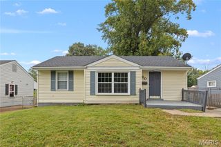 90 La Havre Circle, Florissant, MO 63031