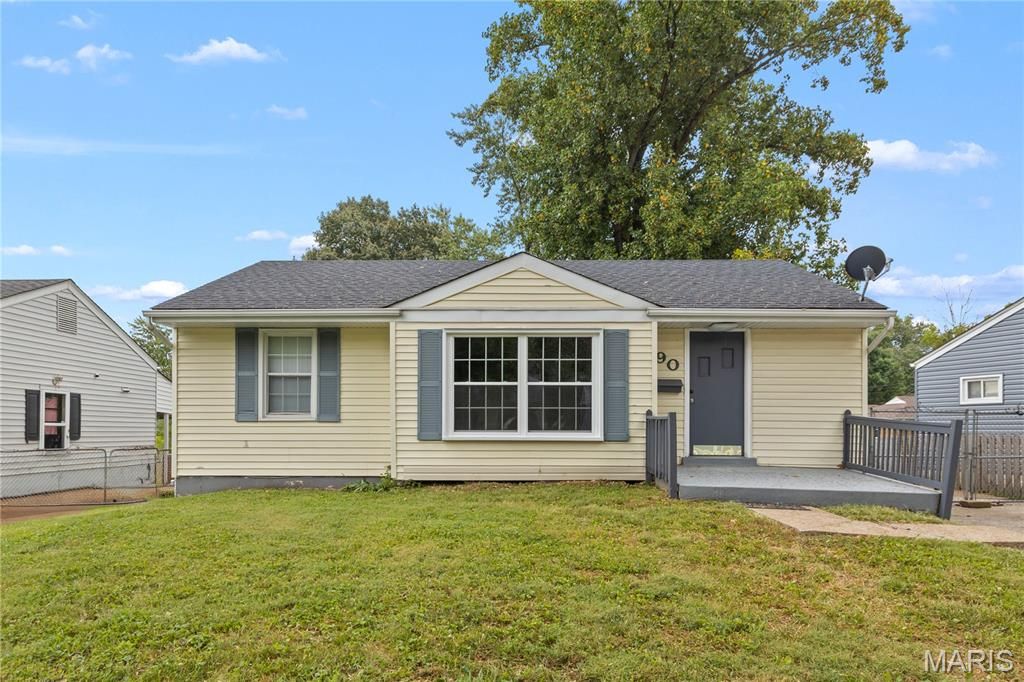 90 La Havre Circle, Florissant, MO 63031