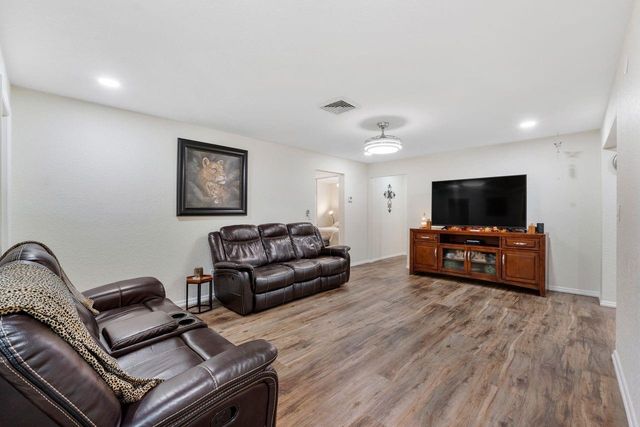 11886 NW 24th St, Coral Springs, FL 33065