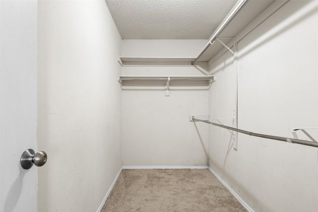 809 Elbe Drive, Arlington, TX 76001