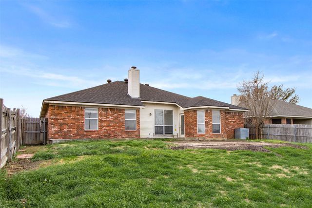 809 Elbe Drive, Arlington, TX 76001