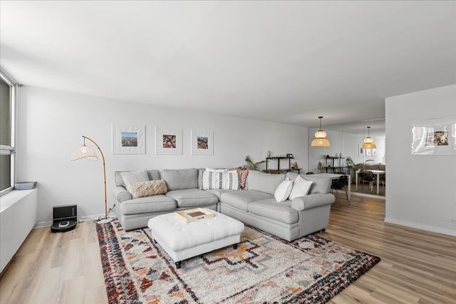 2626 N Lakeview Avenue 1101, Chicago, IL 60614