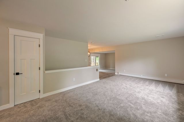 4080 NW 46th Place, Des Moines, IA 50310