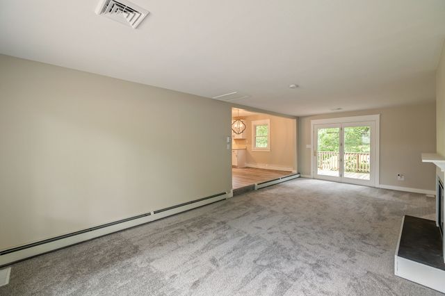 4080 NW 46th Place, Des Moines, IA 50310