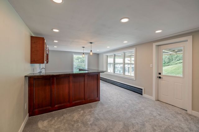 4080 NW 46th Place, Des Moines, IA 50310