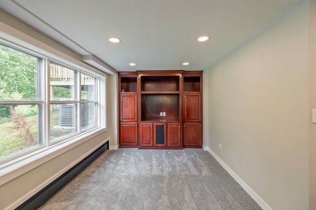 4080 NW 46th Place, Des Moines, IA 50310