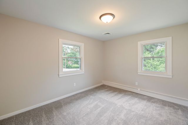 4080 NW 46th Place, Des Moines, IA 50310