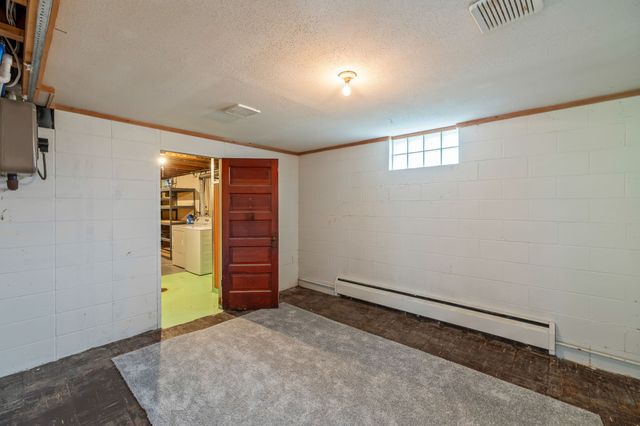 4080 NW 46th Place, Des Moines, IA 50310