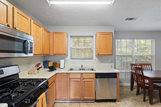 2628 ESSEX Court, Conyers, GA 30013