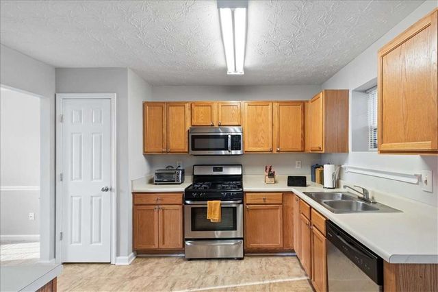 2628 ESSEX Court, Conyers, GA 30013