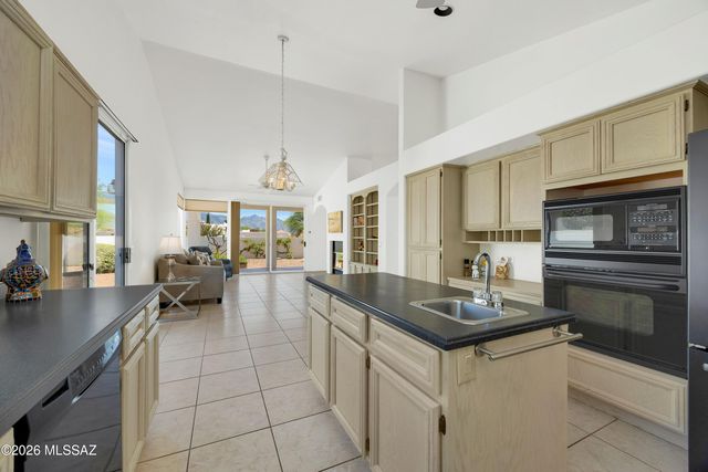 64201 E Santa Catalina Court, Tucson, AZ 85739