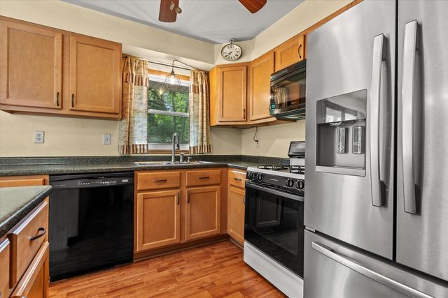5870 S 41st STREET, Greenfield, WI 53221