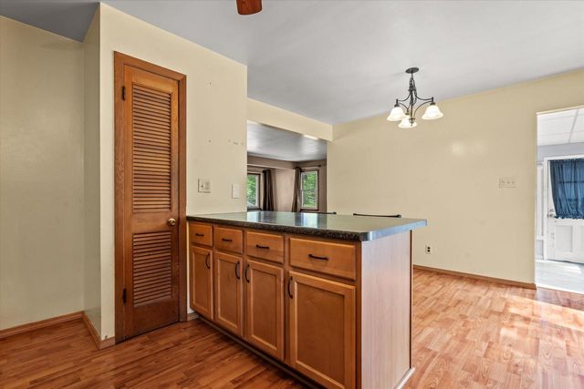 5870 S 41st STREET, Greenfield, WI 53221
