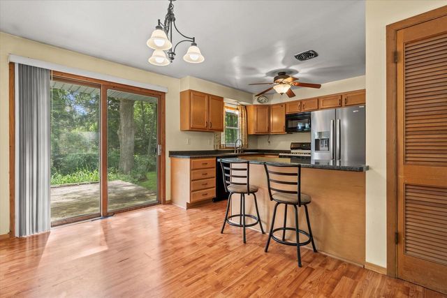 5870 S 41st STREET, Greenfield, WI 53221