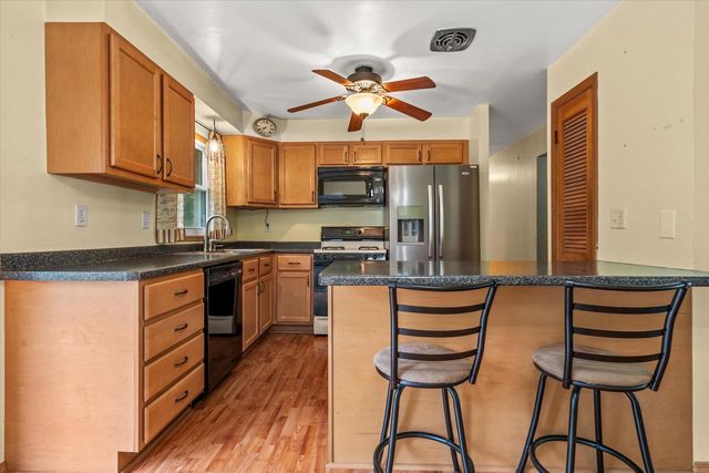 5870 S 41st STREET, Greenfield, WI 53221