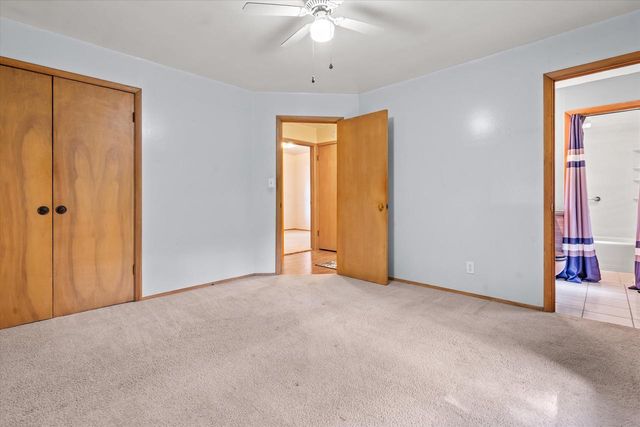 5870 S 41st STREET, Greenfield, WI 53221