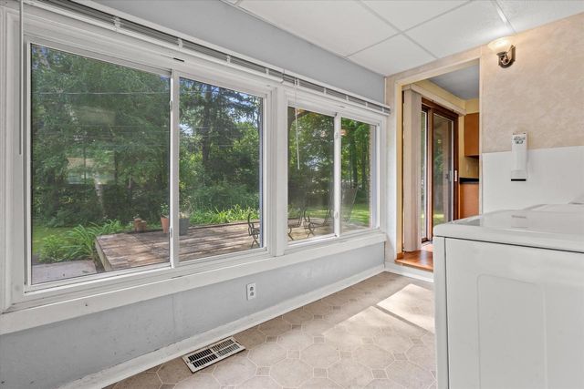 5870 S 41st STREET, Greenfield, WI 53221