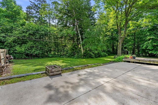 5870 S 41st STREET, Greenfield, WI 53221