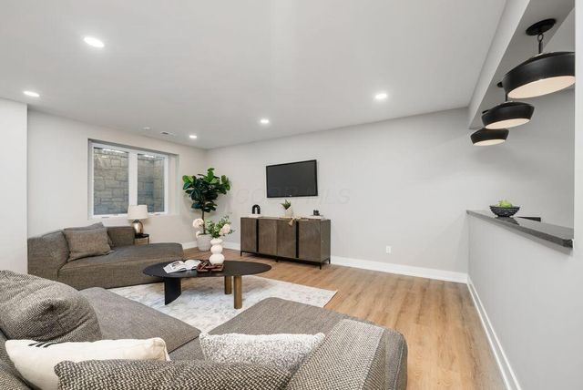 3163 S Dorchester Road, Columbus, OH 43221