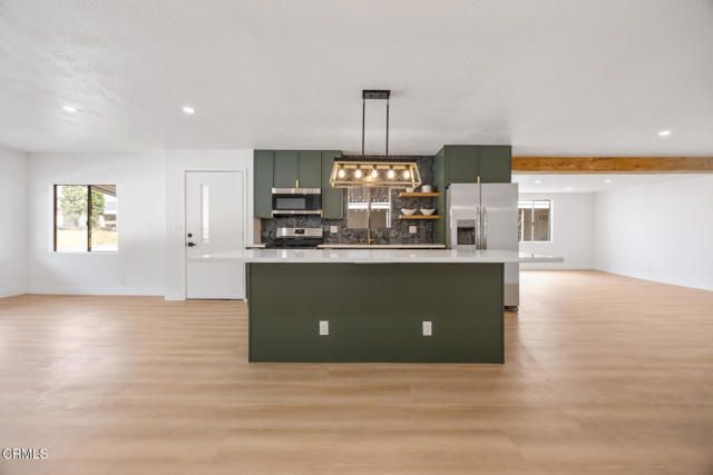 21001 Plummer Street 114, Chatsworth (los Angeles), CA 91311