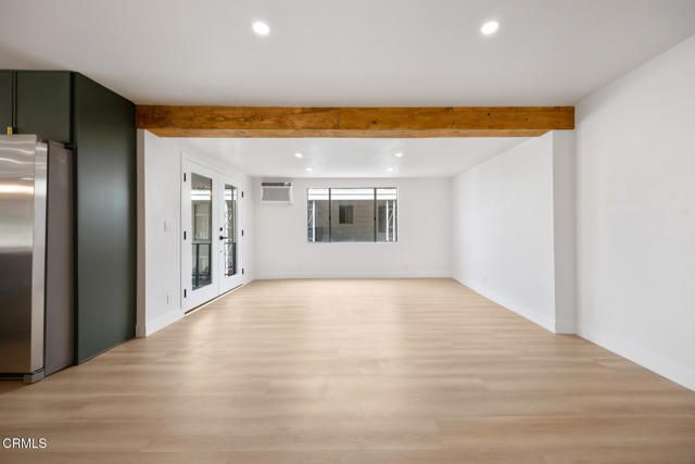 21001 Plummer Street 114, Chatsworth (los Angeles), CA 91311