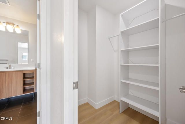 21001 Plummer Street 114, Chatsworth (los Angeles), CA 91311