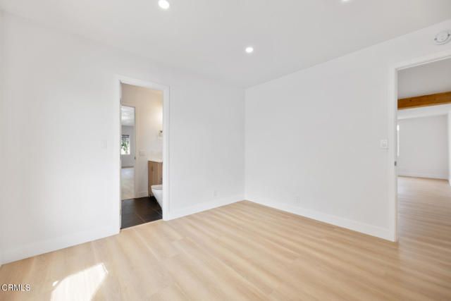 21001 Plummer Street 114, Chatsworth (los Angeles), CA 91311