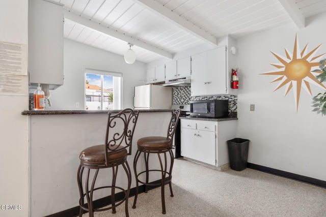 21001 Plummer Street 114, Chatsworth (los Angeles), CA 91311