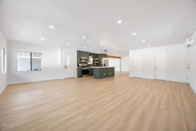 21001 Plummer Street 114, Chatsworth (los Angeles), CA 91311