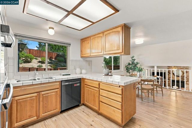 1859 Yolanda Cir, Clayton, CA 94517